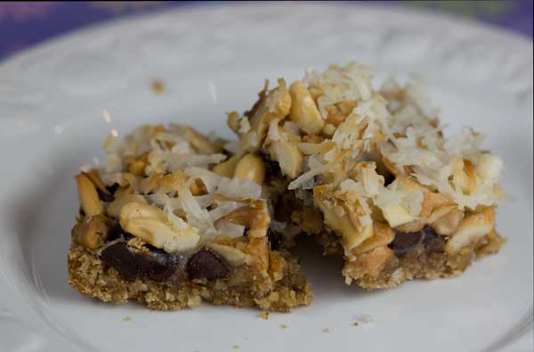 pretzel-cashew-seven-layer- Pretzel Crust Seven Layer Bars without condensed milk.