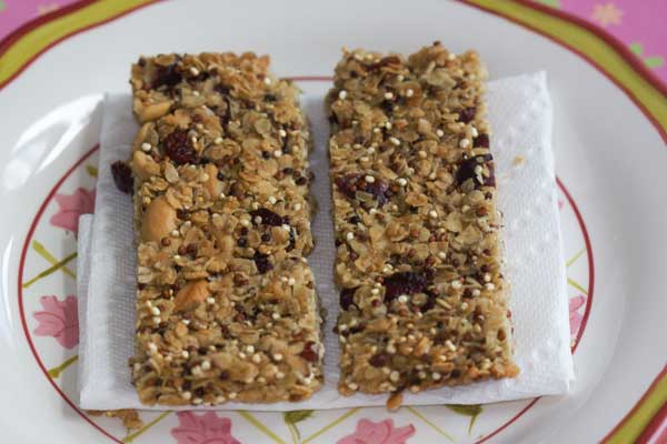 Toasted Quinoa Granola Bars
