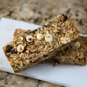 Recipe for chewy granola bars made with peanut butter,