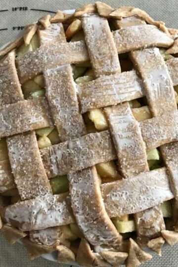 Favorite apple pie from Cookie Madness plus reviews of other popular apple pie recipes.