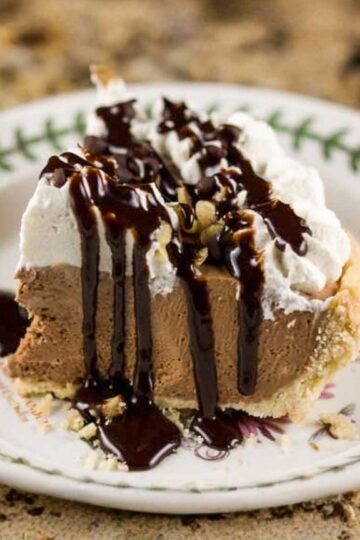 Chocolate Mallow Pie recipe for a malted chocolate pie thickened with marshmallows