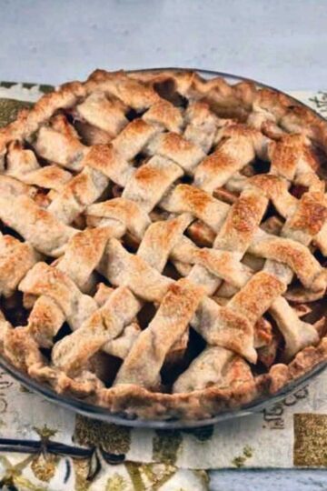 Recipe for buttermilk pie crust plus a basic apple pie filling.