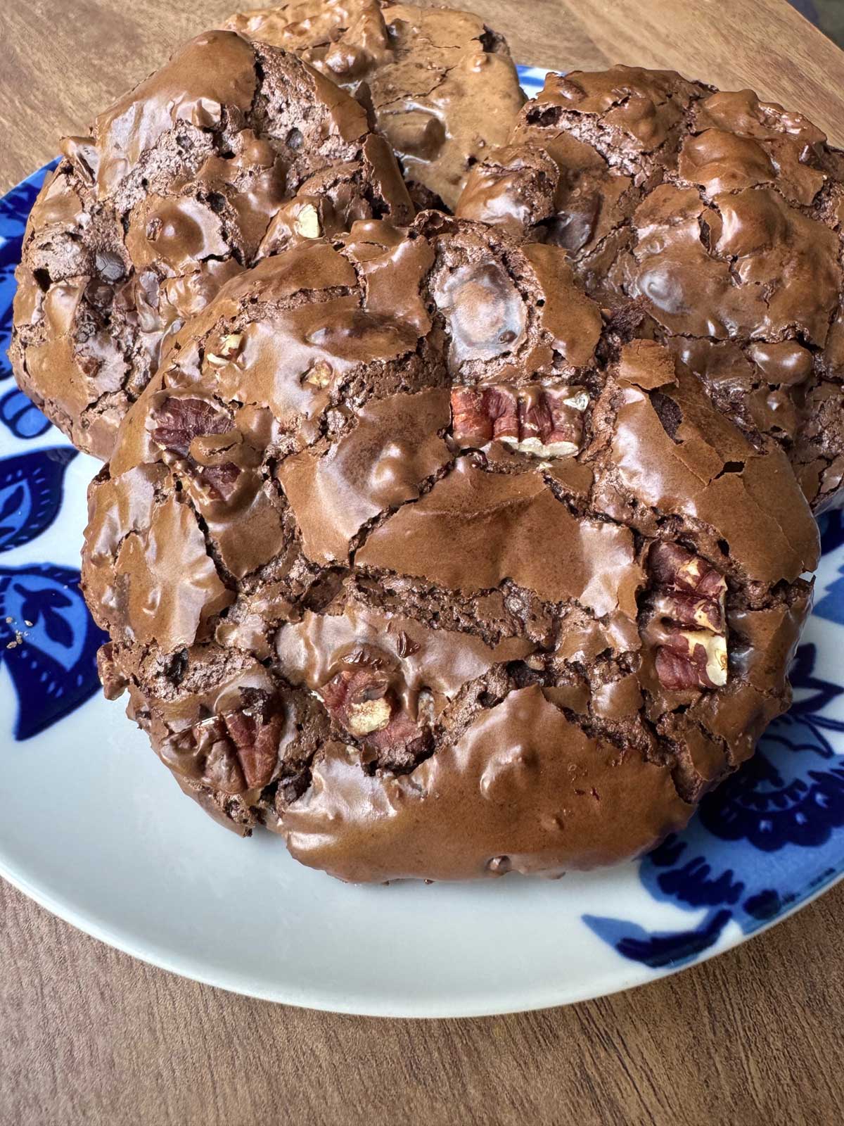 Recipe for chewy pecan chocolate cookies made with egg whites and powdered sugar.