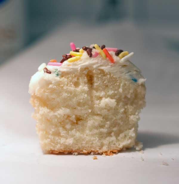 butter yellow cupcakes