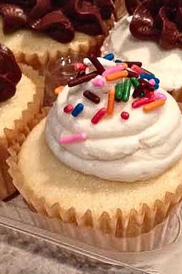 White Lily Vanilla Butter Cupcakes.