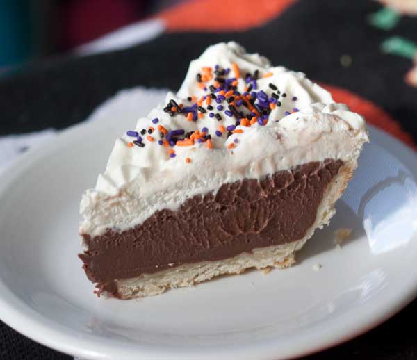 diner style chocolate cream pie