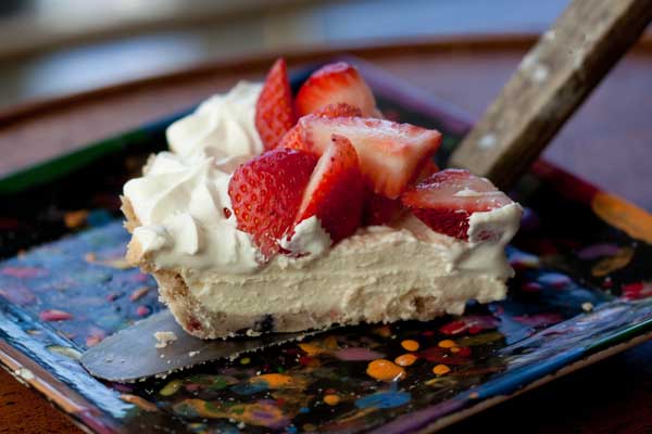 white chocolate strawberry pie