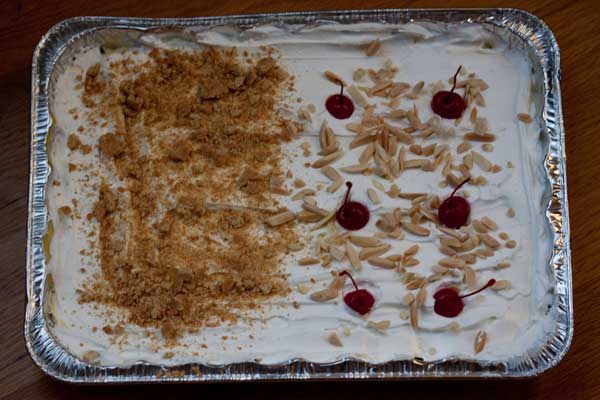 banana split cake