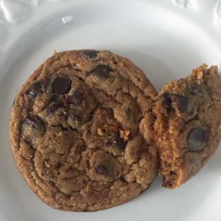 Vegan Chocolate Chip Cookies with Date Puree