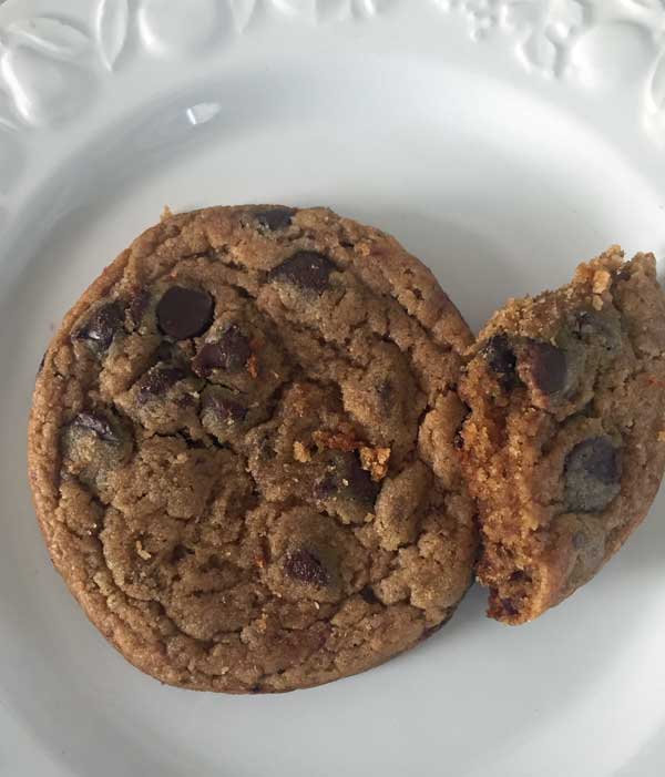 Vegan Date Paste Chocolate Chip Cookies