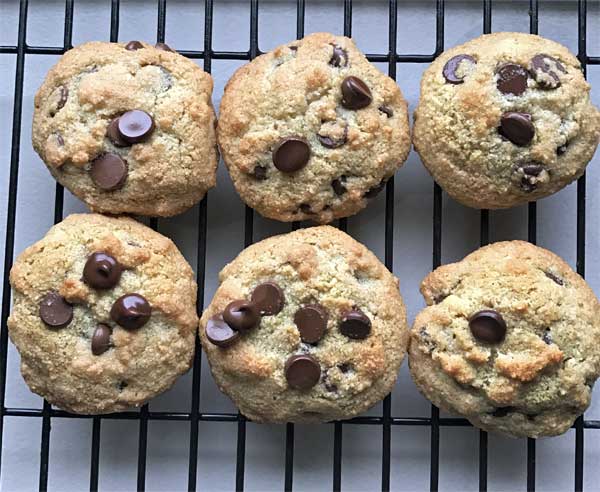 almond flour chocolate chip cookies