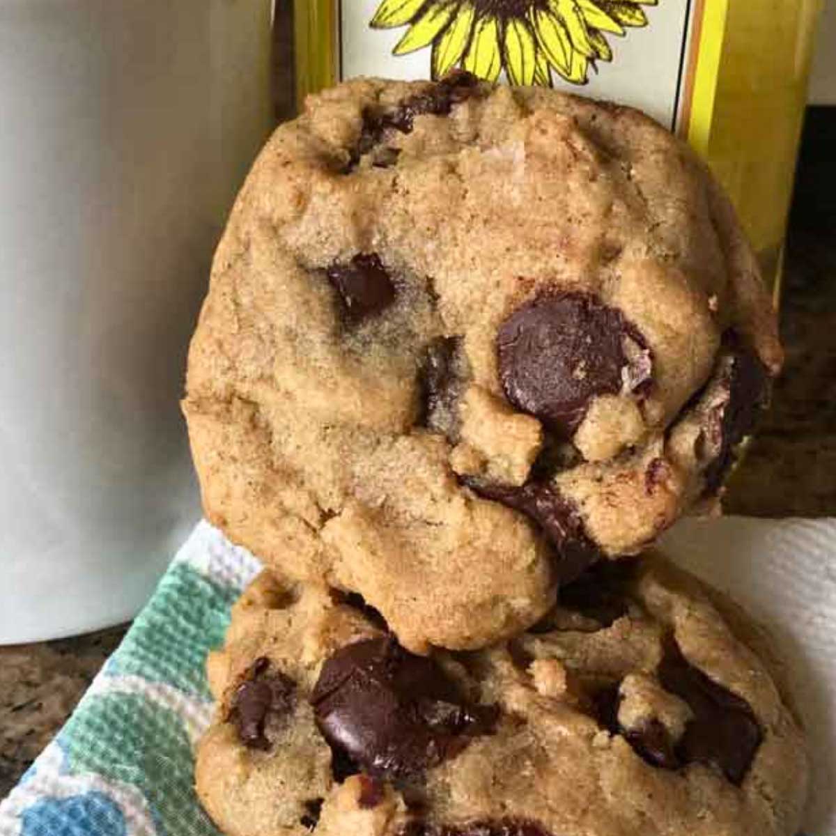 Ovenly's Secretly Vegan Chocolate Chip Cookies recipe made with sunflower oil.