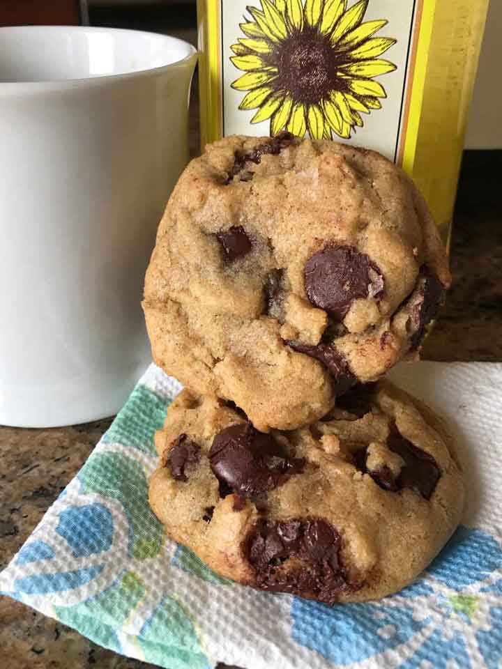 Sunflower Oil Chocolate Chip Cookies aka Secretly Vegan Chocolate Chip Cookies