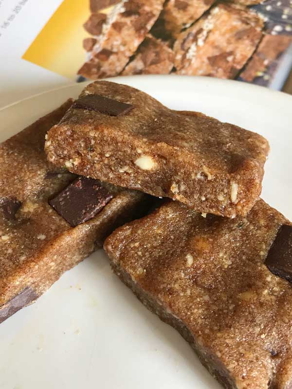 hemp chocolate chunk blondies