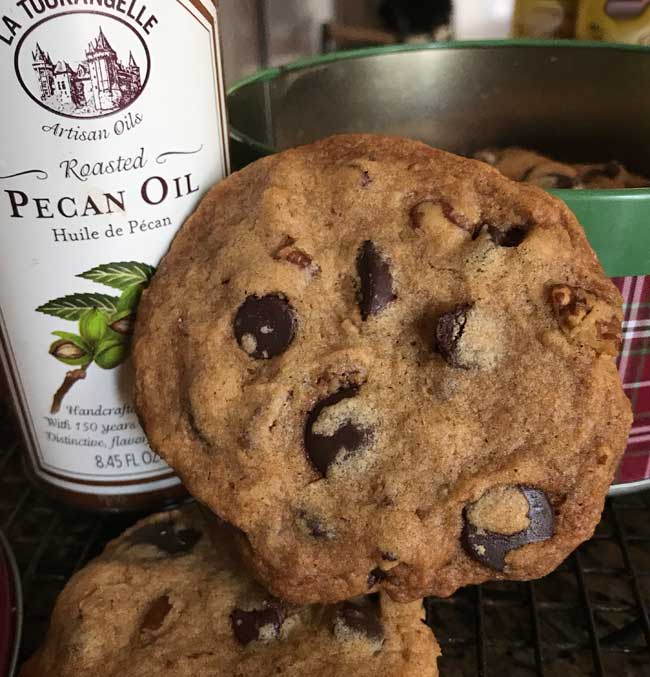 crunchy roasted pecan chocolate chip cookies