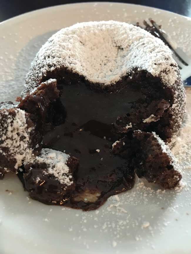 chocolate molten lava cakes