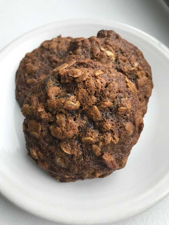 Old Fashioned Molasses Oatmeal Cookies