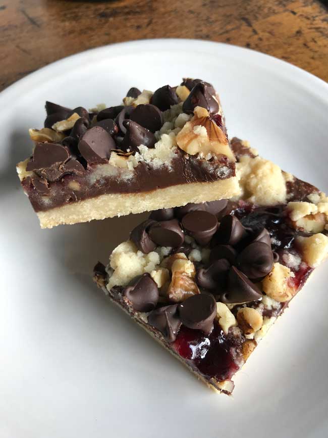 Chocolate Raspberry Crumb Bars