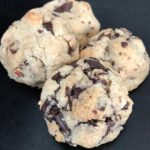 keto chocolate chunk cookies