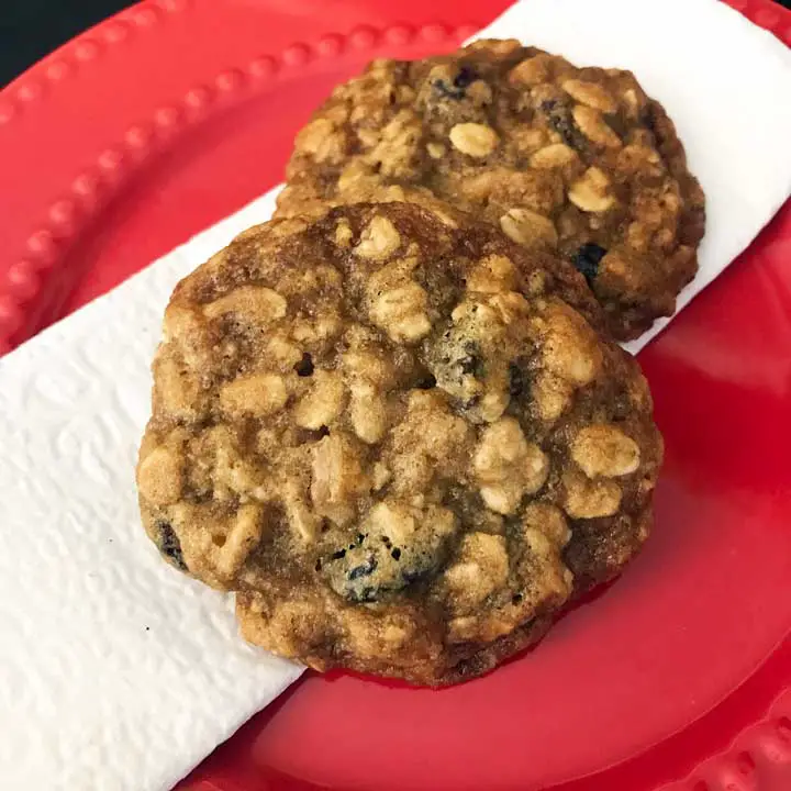 Chewy Vegan Oatmeal Cookies 