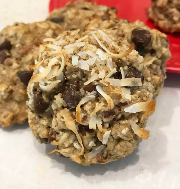 Vegan Oatmeal Chocolate Chip Cookies with Aquafaba
