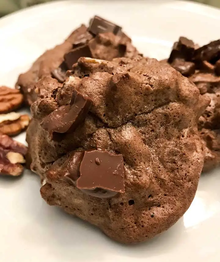 Keto Chocolate Pecan Cookies