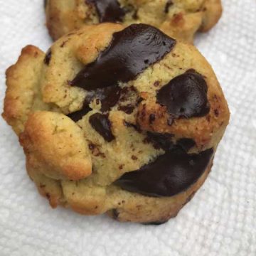 Keto Chocolate Chip Cookies