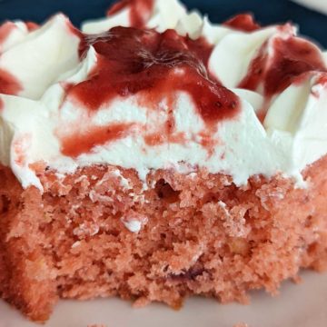 Strawberry Cake with Fluffy Pudding Frosting