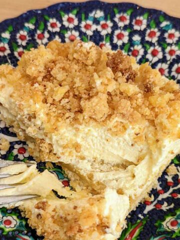 cream cheese crumb dessert