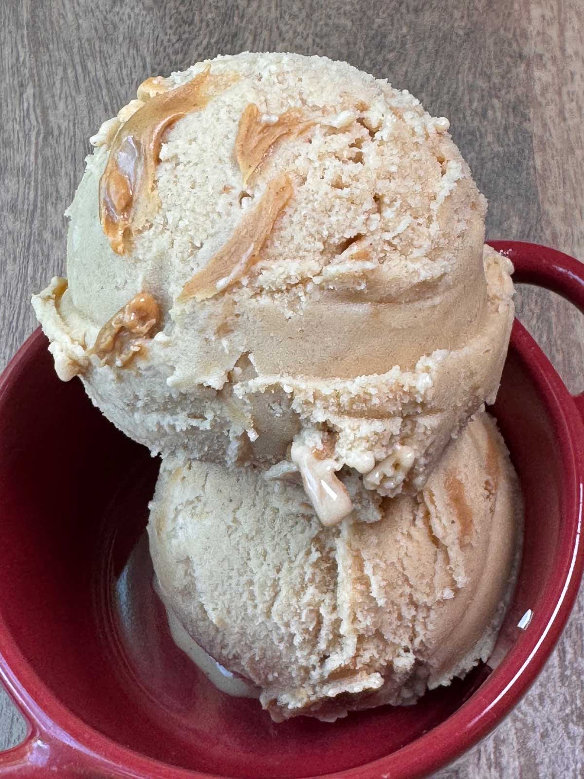 Almond milk or oat milk ice cream sweetened with allulose.