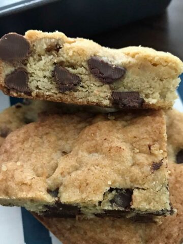 The Best Chocolate Chip Bars