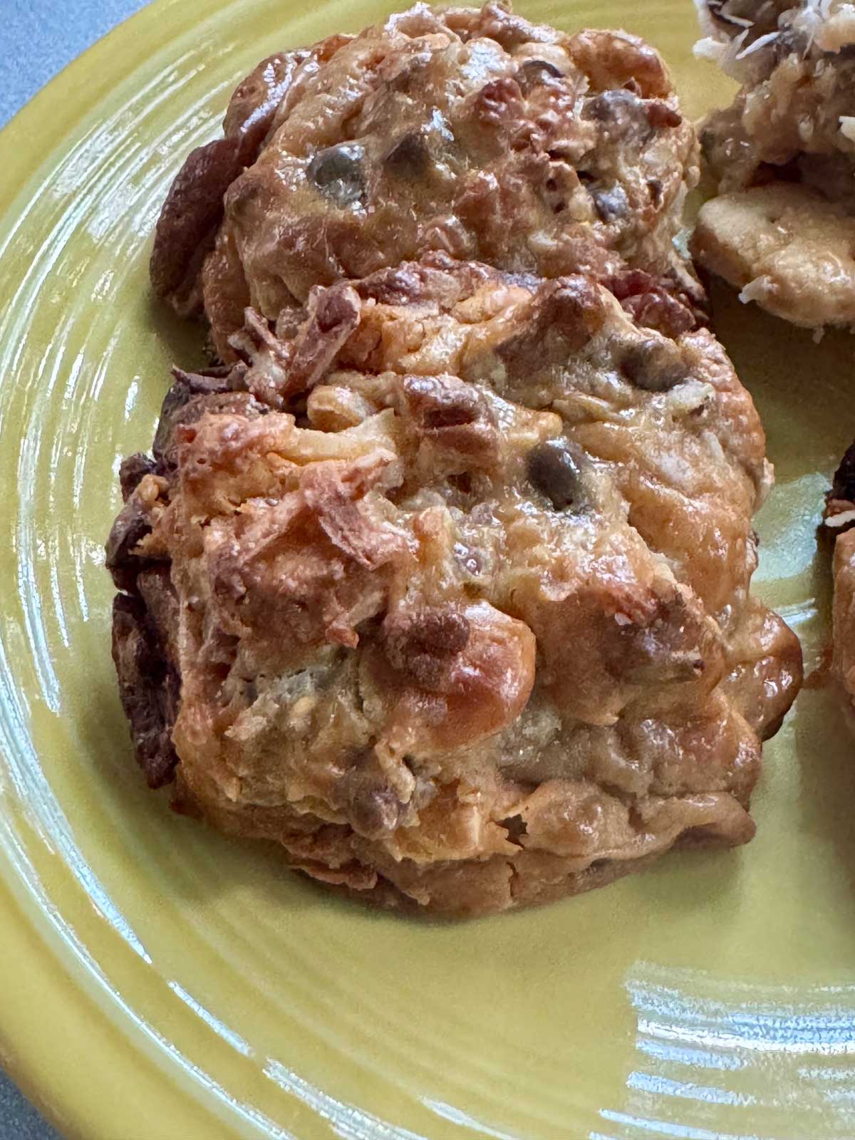 5-Minute 5 Ingredient Magic Cookies made with dulce de leche instead of condensed milk.