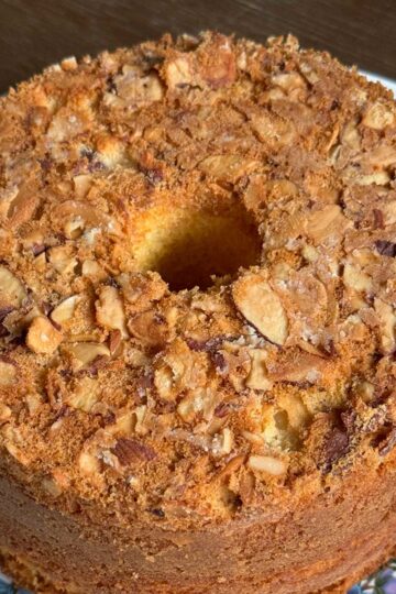 Cold Oven Pound Cake with Almonds