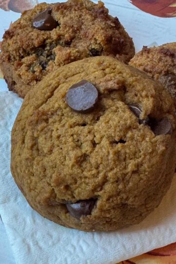 A recipe for almost sugar free pumpkin cookies with chocolate chips and allulose baking blend.