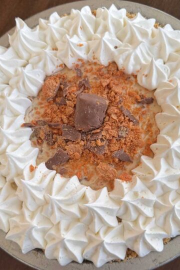 Brown Butter Ritz Cracker Butterfinger Pie recipe