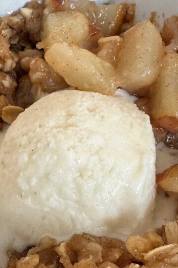 Small batch pear crisp recipe for mini loaf pans.