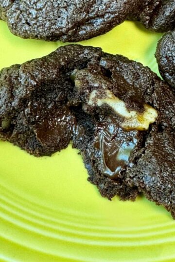 Broken Ice Cream Cookies