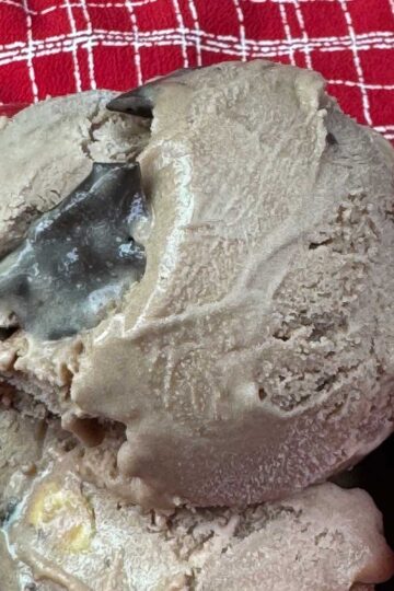 Nutella Ice Cream Recipe with chocolate hazelnut flavored chunks.