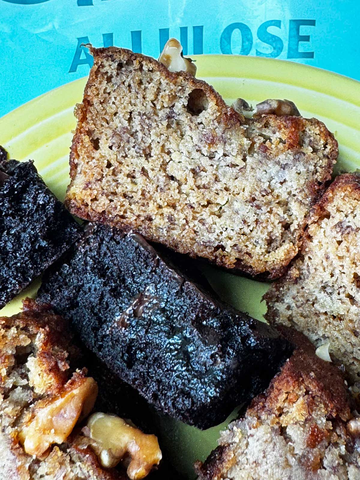 Splenda allulose sweetener review plus recipes for banana cake, cookies and brownies.